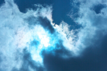 Obraz premium 太陽と雲