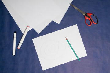 Step 2. DIY Halloween paper ghost. Halloween craft step by step instructions.