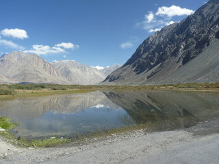 Obraz premium Panoramic View of Mountain Range Road In Leh – Ladakh, India.