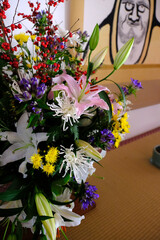 京都大本山天龍寺の床の間の生け花の風景