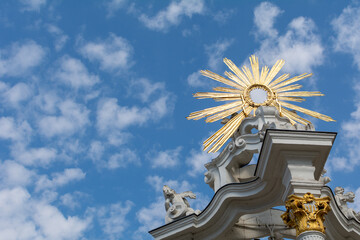 Obraz premium Holy Trinity Column in Krems, next to the Danube River within of the famous Wachau valley in Austria