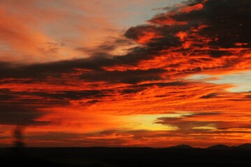 Fototapeta na wymiar 붉은 석양 (red sunset sky)