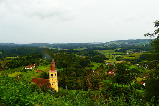 Kapfenstein in der Steiermark, mit Kirche