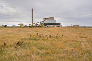Coal and natural gas fueled generator near Hanna, Alberta, Canada