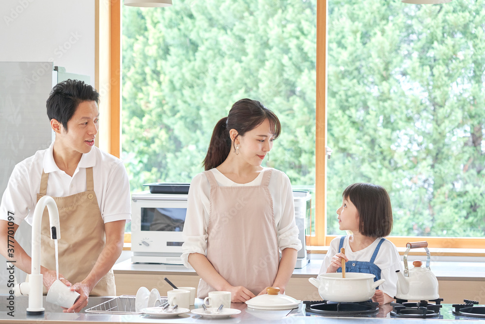 Wall mural 料理をする家族