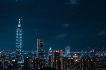 Fototapeta na wymiar Taipei City and Taipei 101 at night 