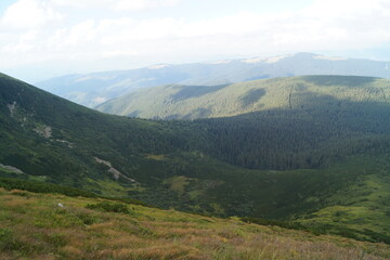 Naklejka premium view of the mountains