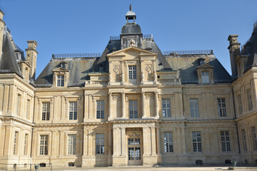 Fototapeta na wymiar Cour du château de Maisons, France
