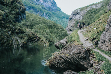 river in the norwegian mountains