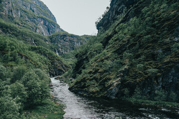 Fototapeta na wymiar river in the norwegian mountains