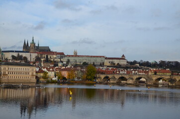 Fototapeta premium charles bridge and city castle