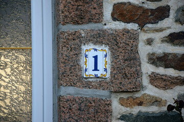 Hausnummer 1