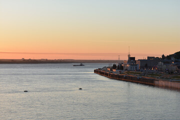 Fototapeta premium dawn on the Volga River. Nizhny Novgorod