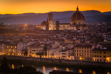 Fototapeta na wymiar View of the cathedral at sunset in Florence, Italy