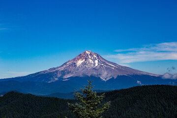 Fototapeta premium mountain on a clear day