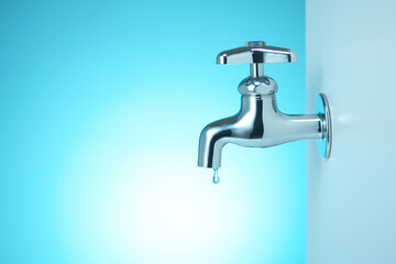 水道（蛇口）の水滴