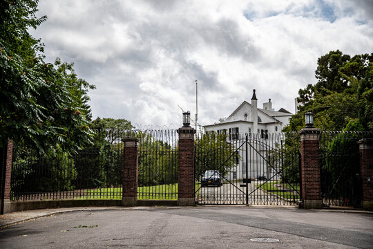 Quarters A, also known as the Commandant's House, is a historic house on Evans Street in the Vinegar Hill neighborhood of Brooklyn, New York City. Built beginning in 1805 on Sunday, Sept. 13, 2020. (G