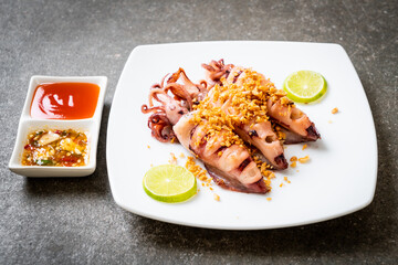 fried squid with garlic