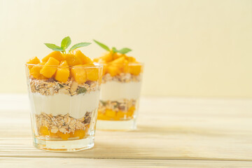 mango yogurt with granola
