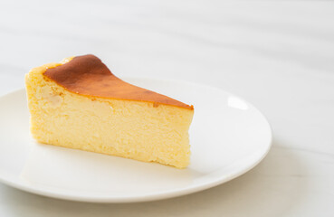 burn cheesecake on white plate