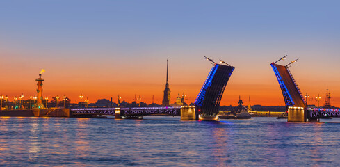 Neva river and open Palace (Dvortsovy) Bridge - Saint-Petersburg Russia