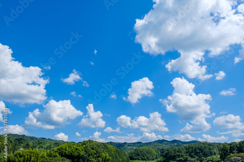 写真素材 真夏の青空と山 背景素材 8月 コピースペース Wall Mural Rummy Rummy