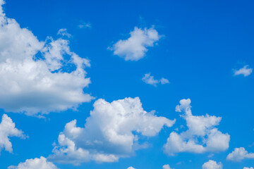 【写真素材】 夏の青空　入道雲　背景素材　8月　コピースペース