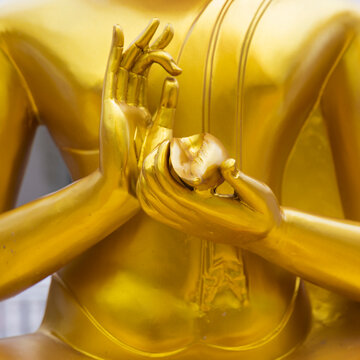 Golden Buddha hand Close-up,Golden Buddha Hand, Metal, Sculpture, Statue Gesturing