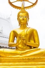 Fototapeta premium Gold painted Thai Buddha statues