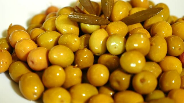 Olive verdi di Itri o Gaeta. Italia.