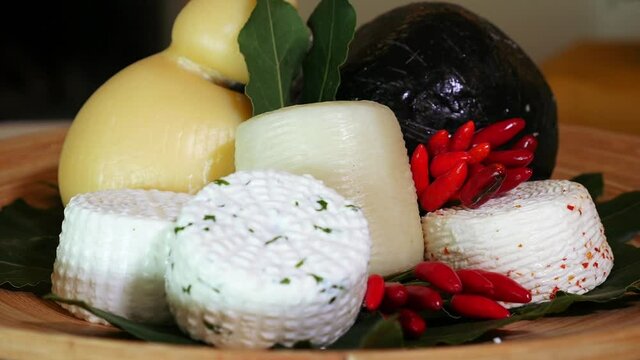 presentazione di formaggi e latticini di produzione locale, Italia, Campania, Calabria Lazio - presentation of locally produced cheeses and dairy products, Italy, Campania, Calabria Lazio,