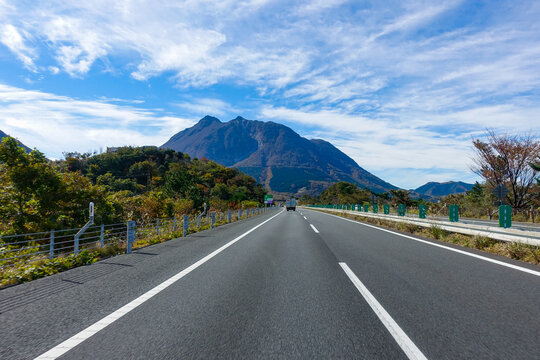 Fotos Lizenzfreie Bilder Grafiken Vektoren Und Videos Von Ahornplateau Adobe Stock