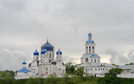 รูปภาพBogolyubovo เลือกดูภาพถ่ายสต็อก เวกเตอร์ และวิดีโอ1,921 Adobe