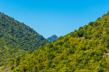 Beautiful symmetrical mountain horizons with greenery, national park