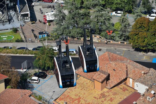 Repubblica di San Marino , funivia che collega il centro storico di Citt&agrave; di San Marino a Borgo Maggiore.