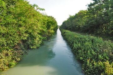 Il canale Cavour nella pianura di Santhià