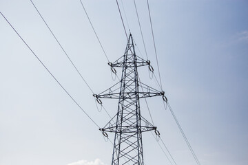 Transmission line, transmission of high voltage electricity