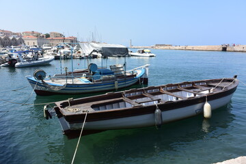 Fototapeta na wymiar barca pesca grecia