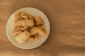 Delicious and crispy pork rinds.