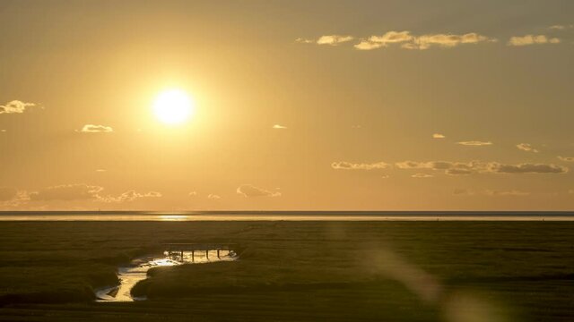 Sonnenuntergang &uuml;ber Westerheversand