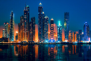Fototapeta na wymiar View of Dubai by night
