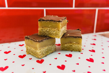 caramel shortbread traybake on heart platter