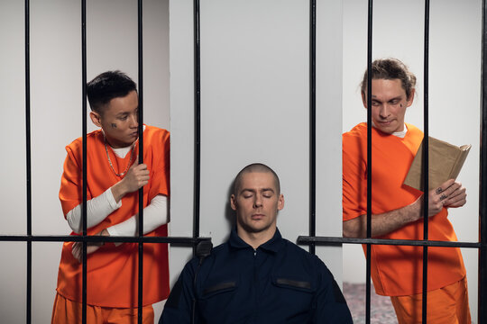 Two prisoners plan to attack a uniformed guard to escape from a maximum security prison.