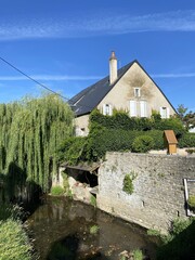 Maison en bord de rivière à Corbigny, Bourgogne