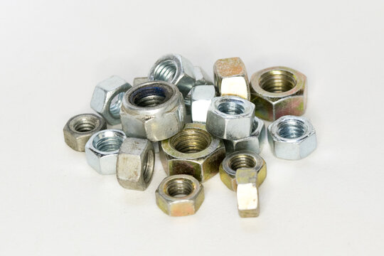 Tuercas de varios tipos