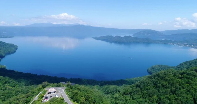 《青森県》十和田湖の空撮風景