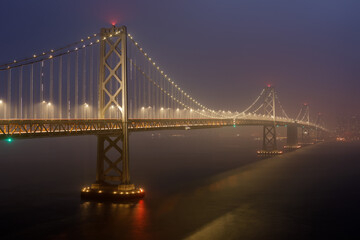 Fototapeta na wymiar Bay Bridge in thick smoke during 2020 California Wildfires