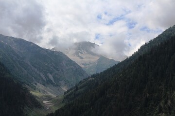 Fototapeta premium Beautiful mountains of Kashmir, India.