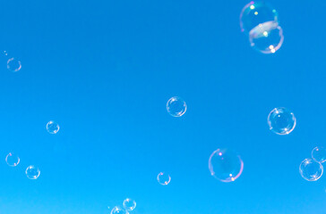 青空とシャボン玉 / 背景素材