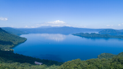 《青森県》十和田湖の空撮風景